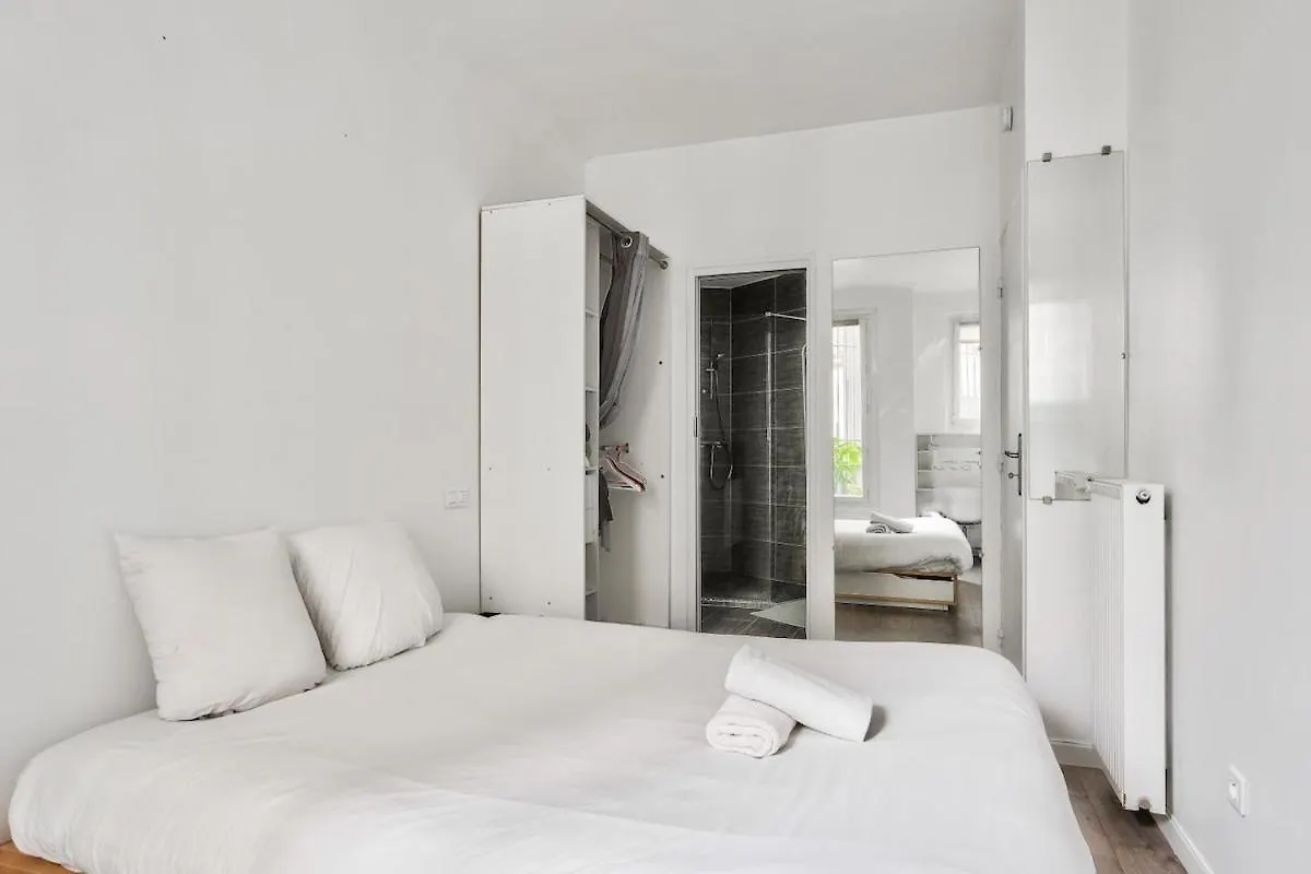 Apartamento Superb 1Br Flat 2Min Walk From The Metro Station París 0*,  Francia